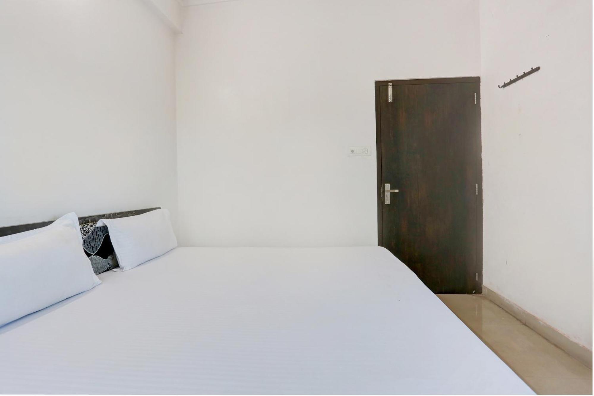 Super Hotel O Goverdhan Villa อุเดเปอร์ ภายนอก รูปภาพ